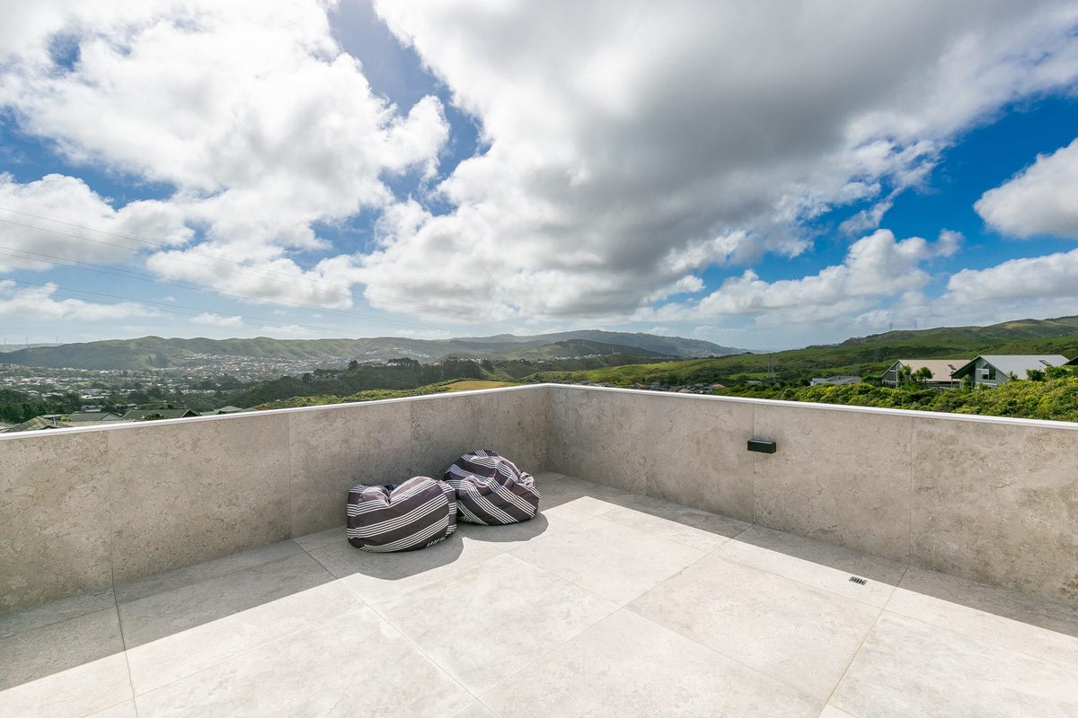14B Kentwood Drive, Woodridge, Wellington - Carousel 1
