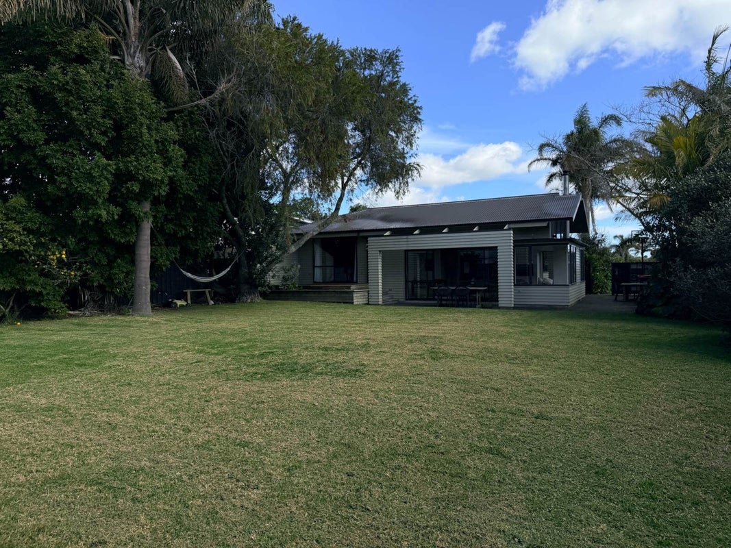 23 Sunkist Bay Road, Beachlands, Auckland - Carousel 2