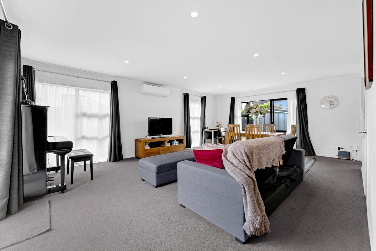 2/230 Bucklands Beach Road, Bucklands Beach, Auckland - Carousel 2