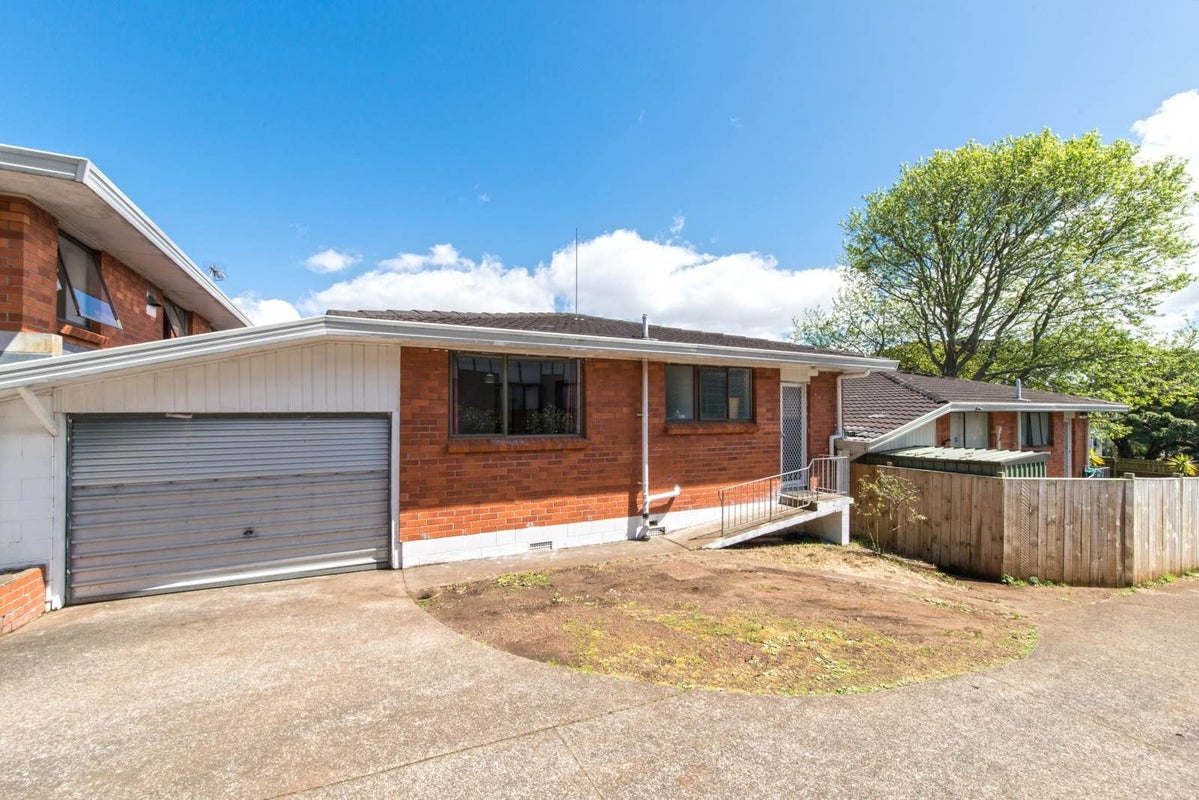 2/531 Mount Albert Road, Three Kings, Auckland - Carousel 1