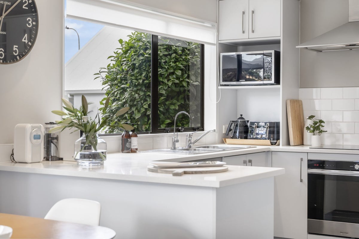 2/141 Celtic Crescent, Ellerslie, Auckland - Carousel 2