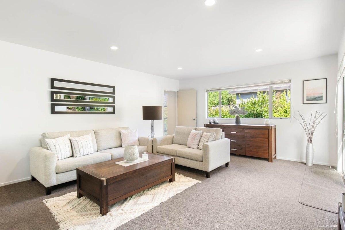 30 Carento Way, Stanmore Bay, Whangaparaoa - Carousel 1