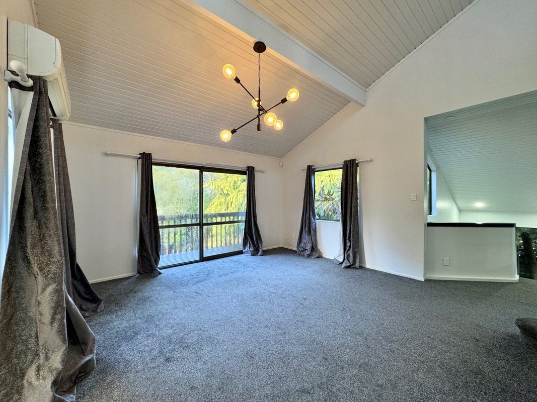 11 Goodwood Drive, Goodwood Heights, Auckland - Carousel 2