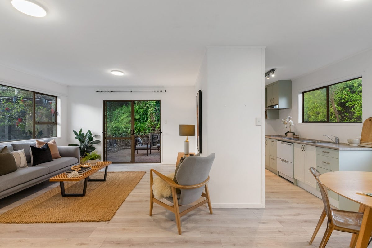 15 Jenanne Place, Totara Vale, Auckland - Carousel 2