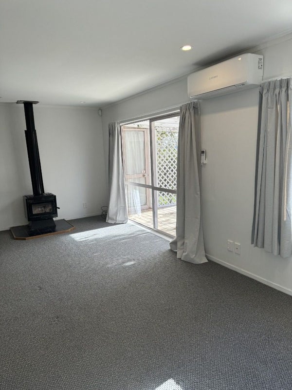 240B Te Atatu Road, Te Atatu South, Auckland - Carousel 2