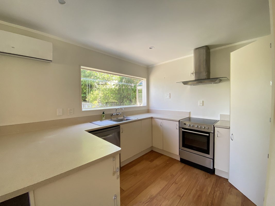 15 Meridian Place, Flagstaff, Hamilton - Carousel 2