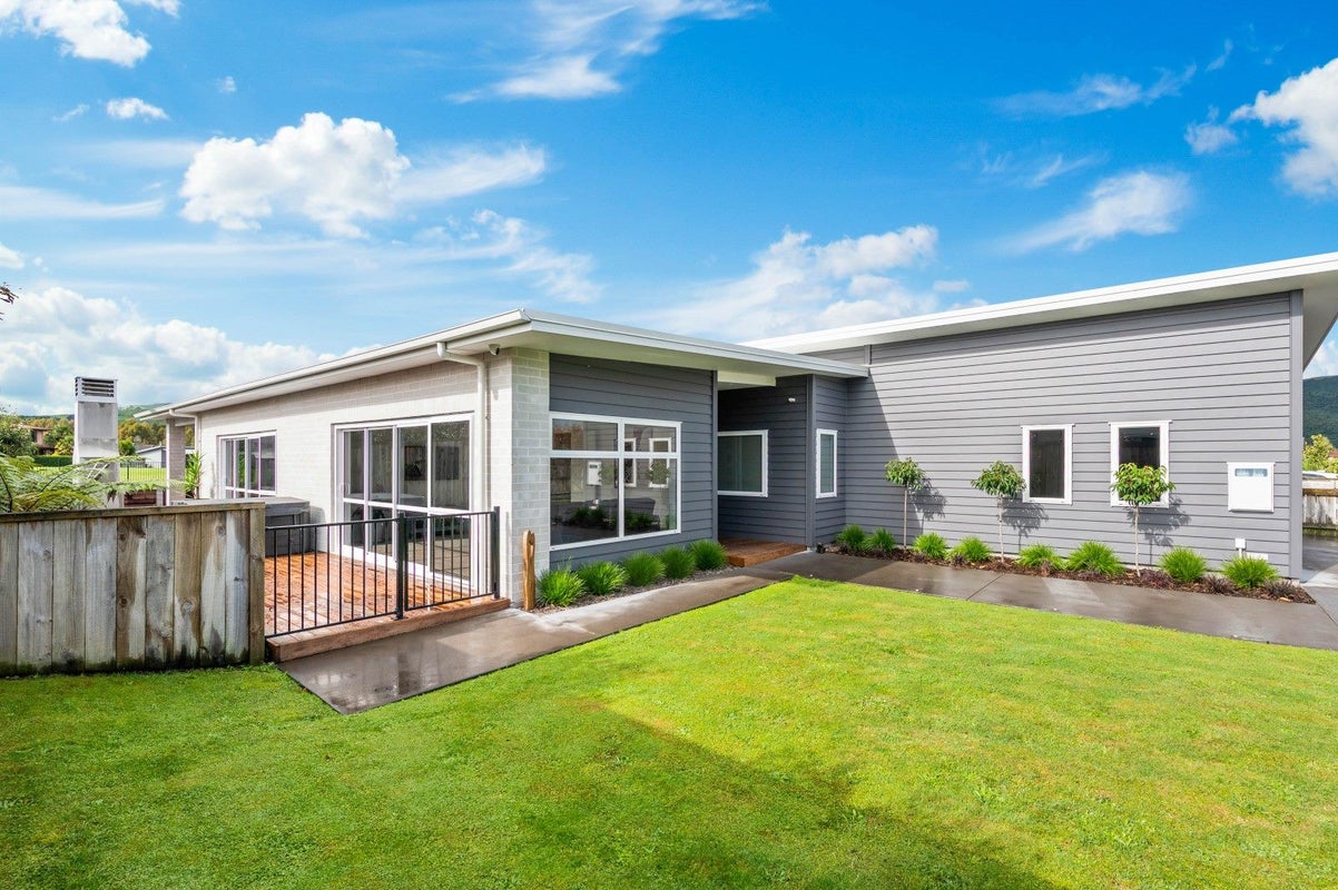 69 Montgomery Crescent, Kinloch, Taupo - Carousel 1