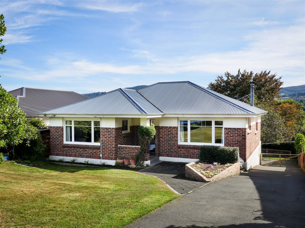 16 Northfield Avenue, Opoho, Dunedin - Carousel 1