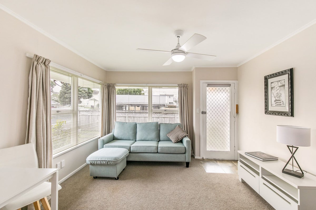 1/12 Wright Road, Point Chevalier, Auckland - Carousel 2