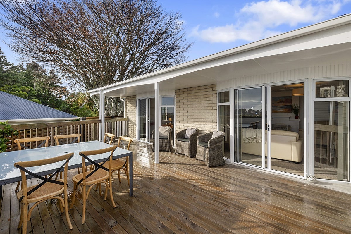 89 Paynters Avenue, Strandon, New Plymouth - Carousel 1