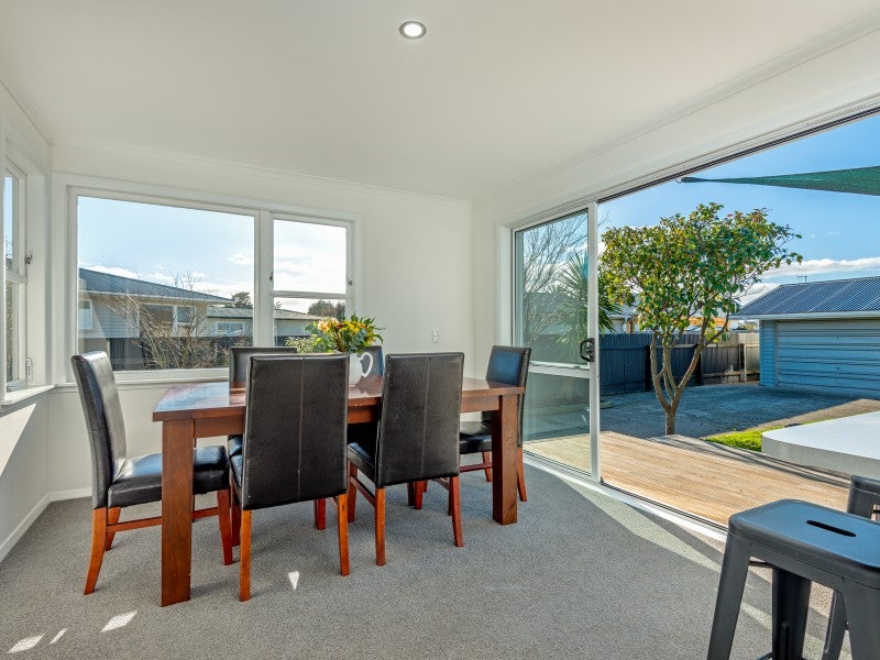 27 Catlins Crescent, Milson, Palmerston North - Carousel 2