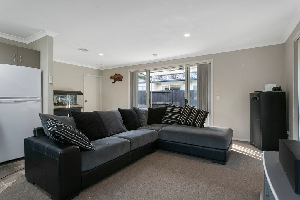 11/2 Grace Avenue, Leamington, Cambridge - Carousel 2