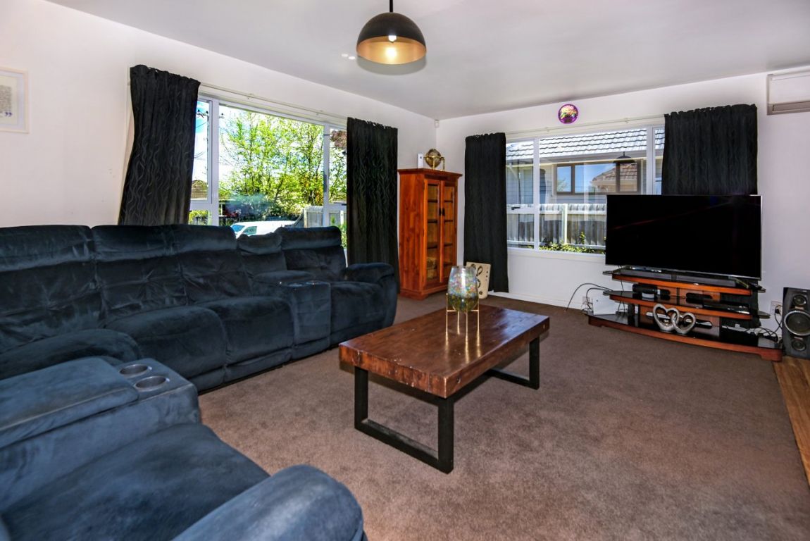 9 Dunedin Street, Redwood, Christchurch - Carousel 2