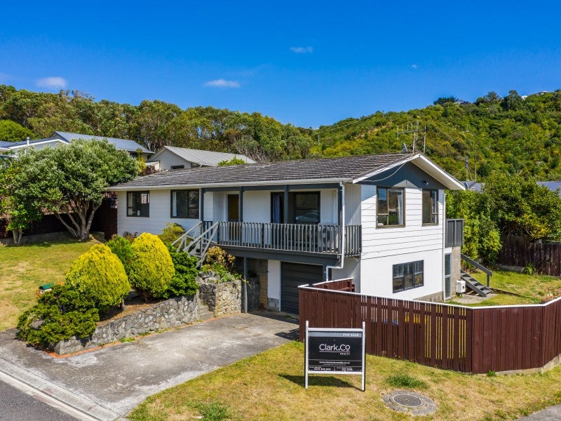 2 Pump Lane, Whitby, Porirua - Carousel 1