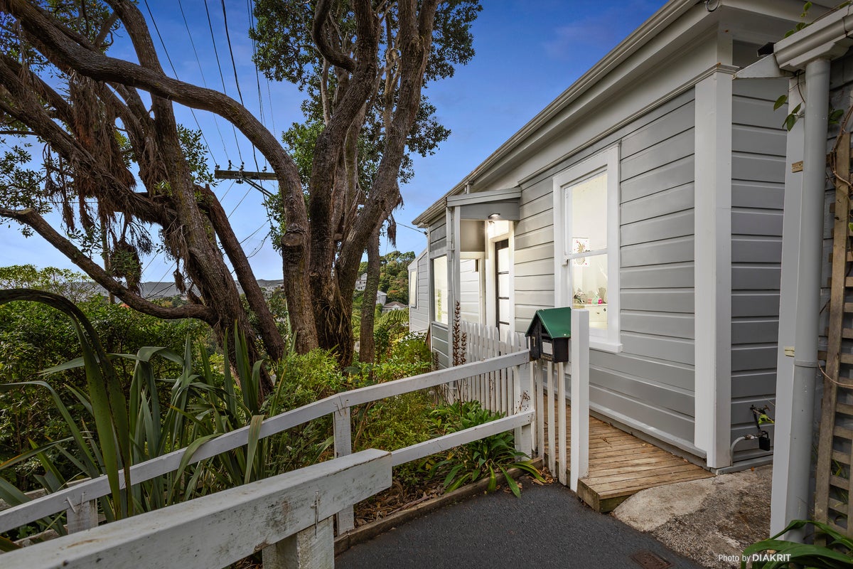 7 Northland Road, Northland, Wellington - Carousel 1