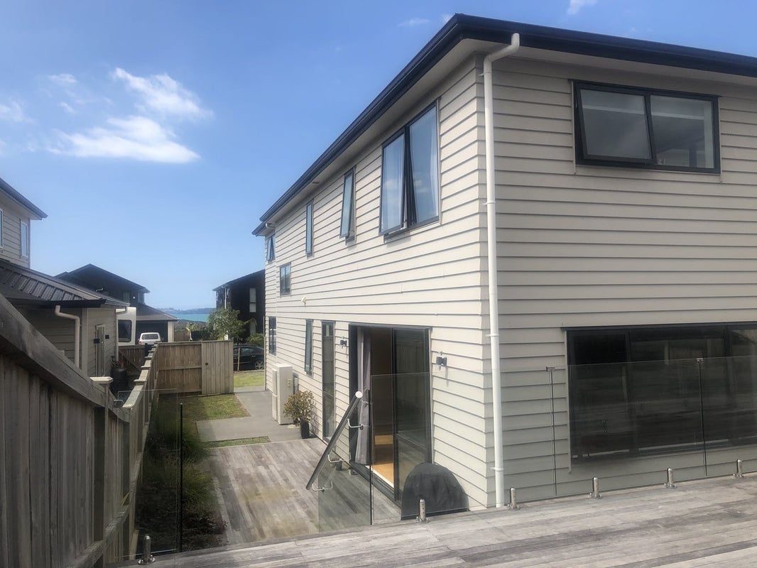 35 Thistle Close, Beachlands, Auckland - Carousel 2