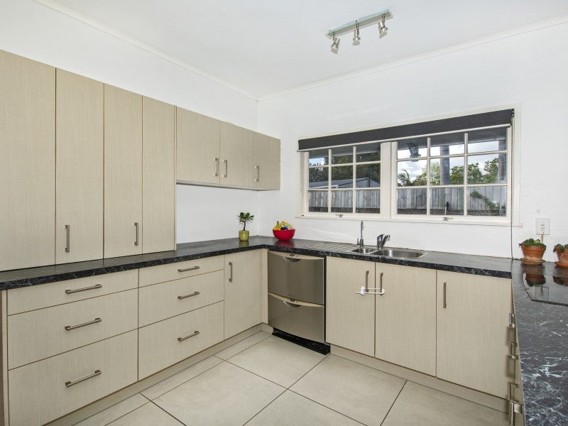 2 Rugby Place, Kamo, Whangarei - Carousel 2