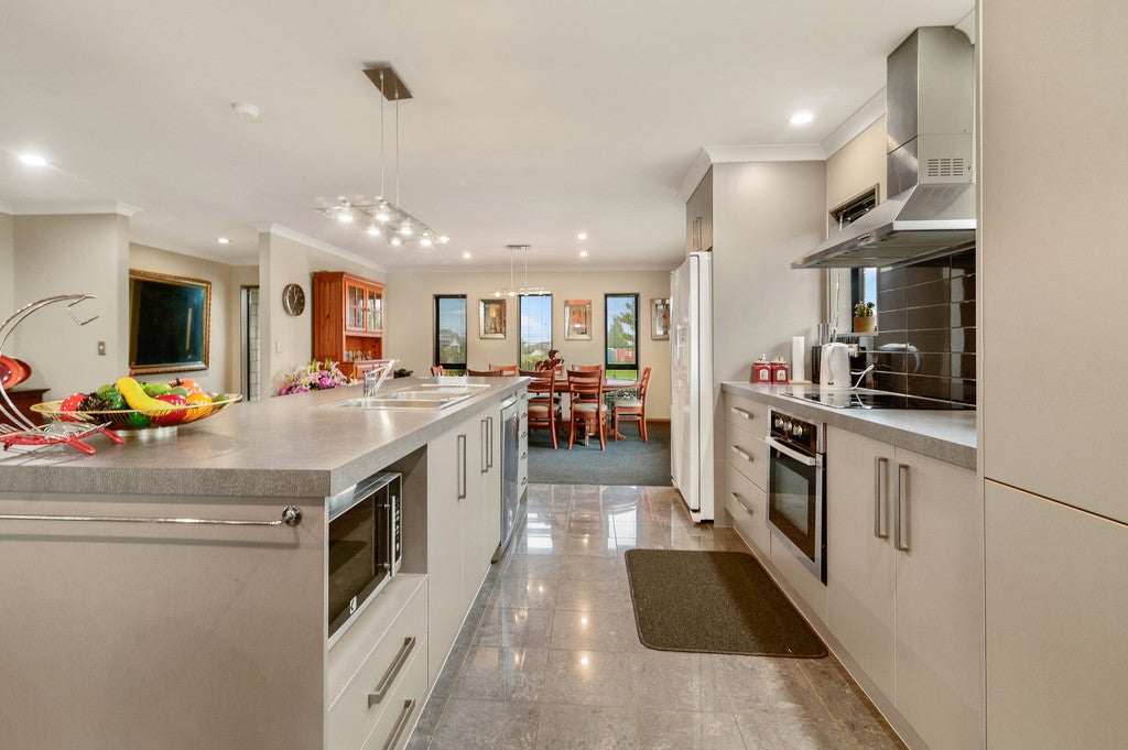16 Kipling Crescent, Owhata, Rotorua - Carousel 1