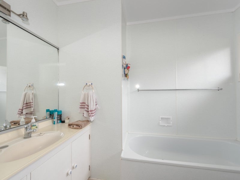 37 Glendale Drive, Dinsdale, Hamilton - Carousel 12