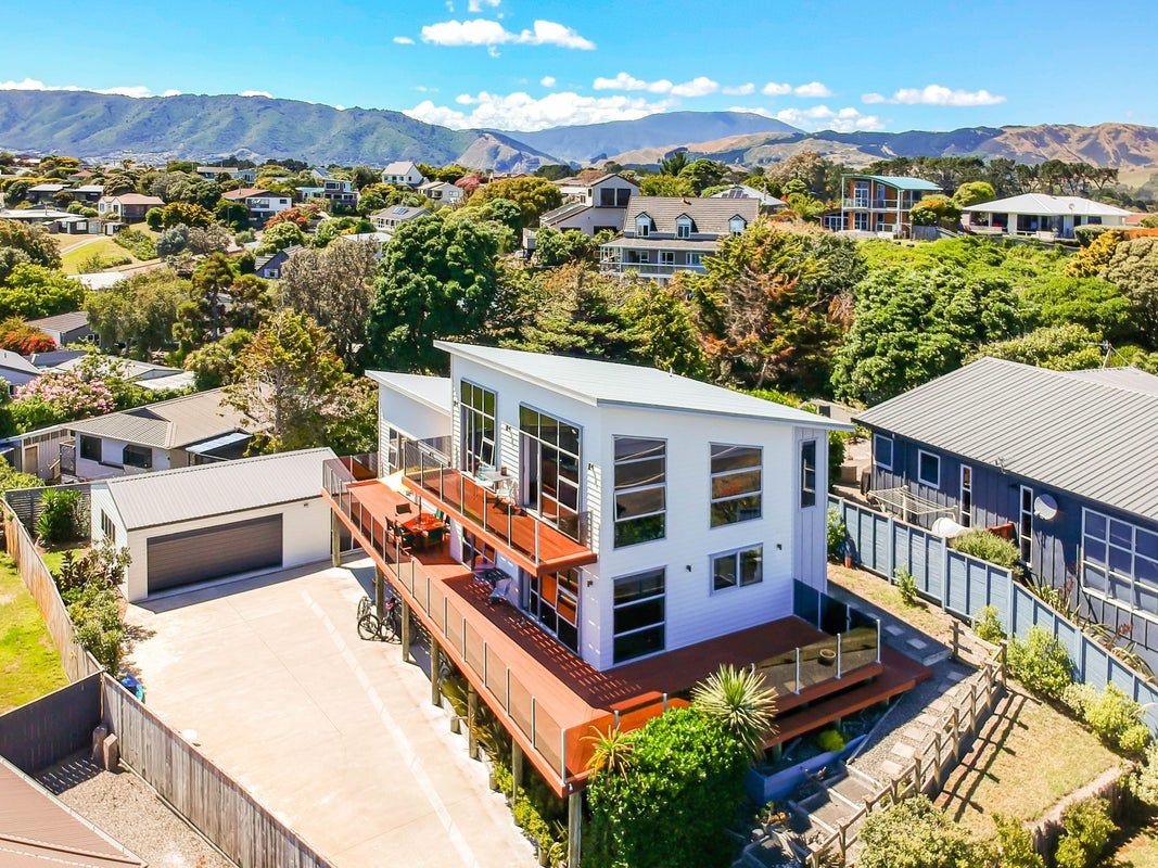 173 Weggery Drive, Waikanae Beach, Waikanae - Carousel 1