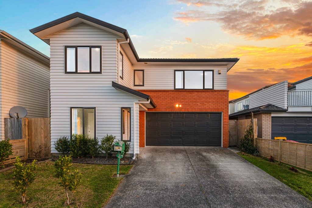 3 Magnolia Place, Flat Bush, Auckland - Carousel 1