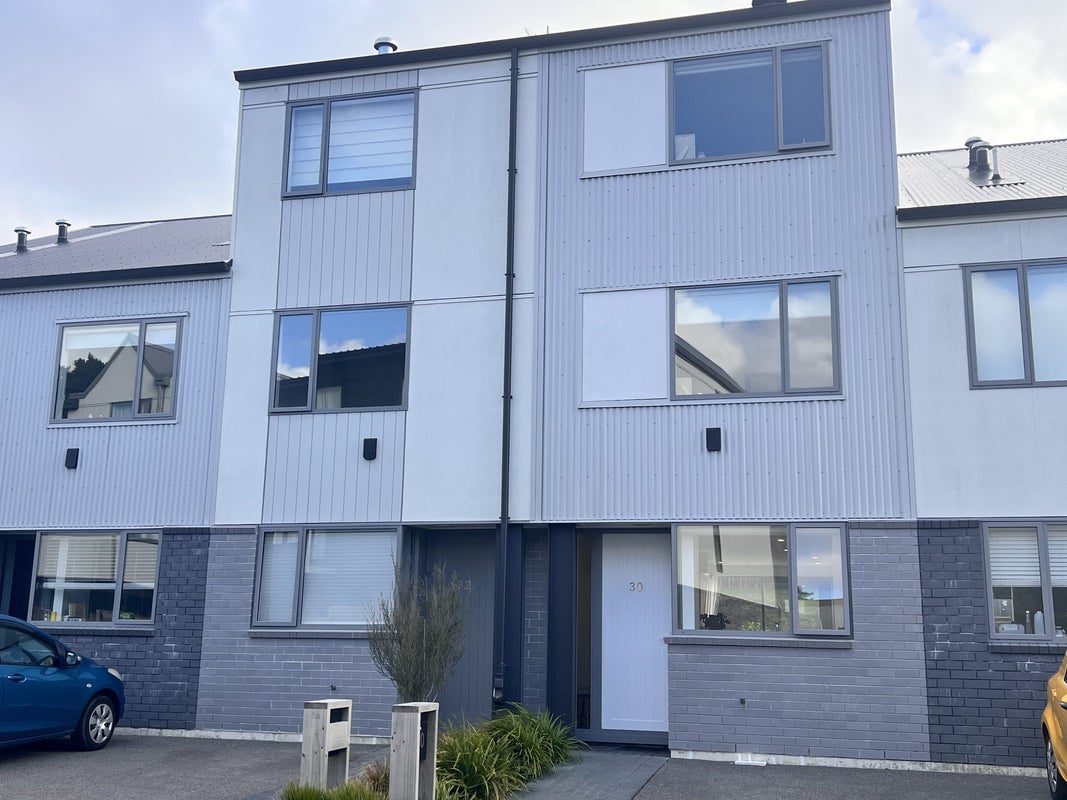 30 Ara Paiwhenua, Tawa, Wellington - Carousel 1