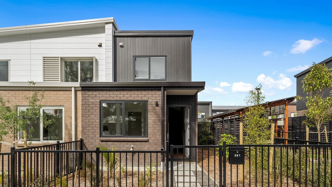 361 Glengarry Road, Glen Eden, Auckland - Carousel 1