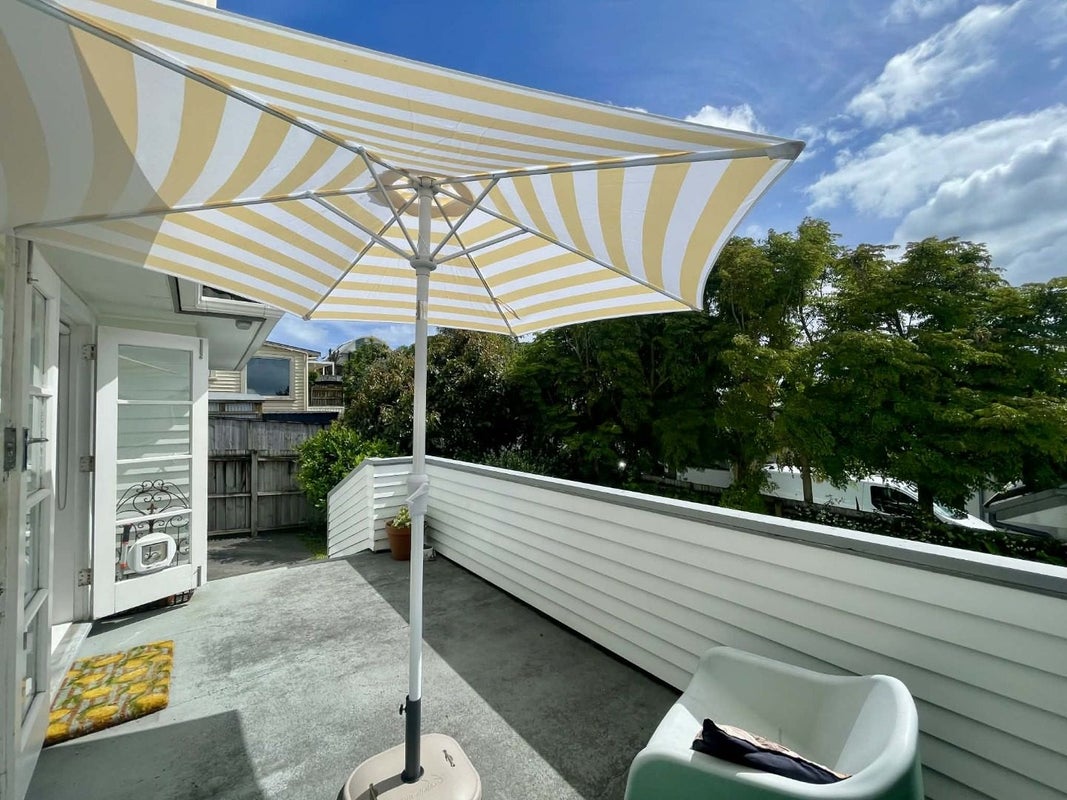 57 Paynters Avenue, Strandon, New Plymouth - Carousel 15