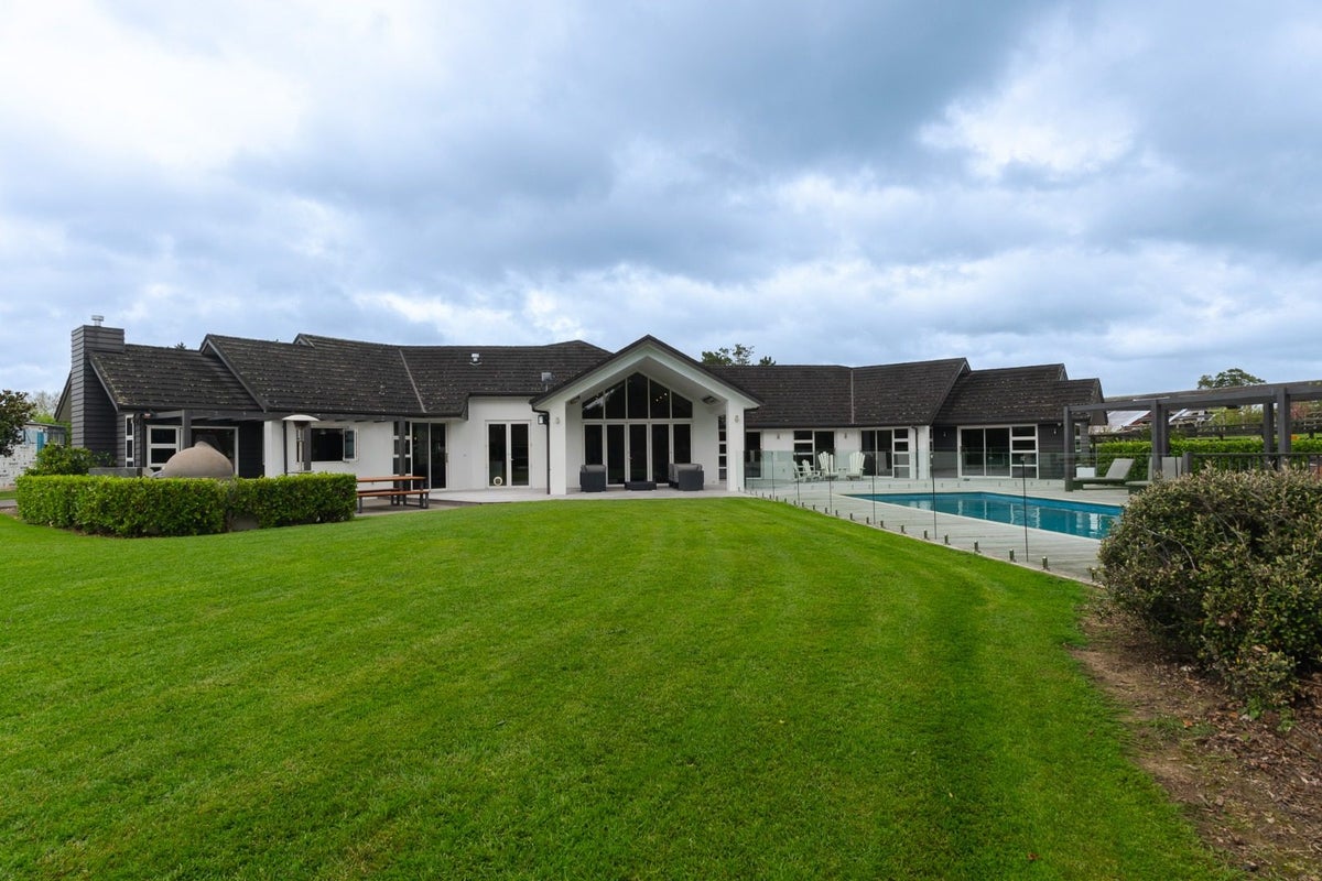 16 Burberry Road, Drury - Carousel 2