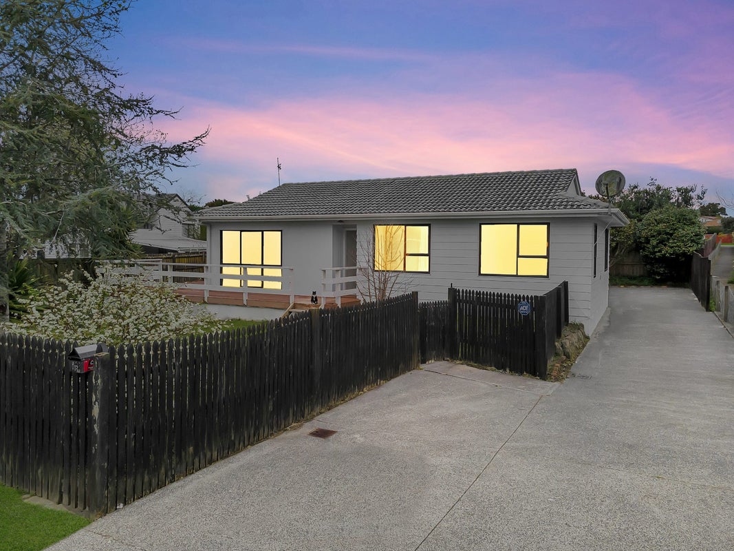12 Hamblyn Place, Ranui, Auckland - Carousel 1