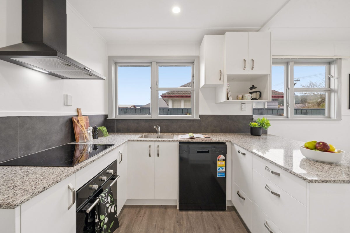 58 Thackeray Street, Trentham, Upper Hutt - Carousel 2