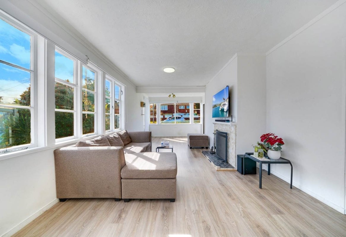 2 Triton Avenue, Mount Albert, Auckland - Carousel 2