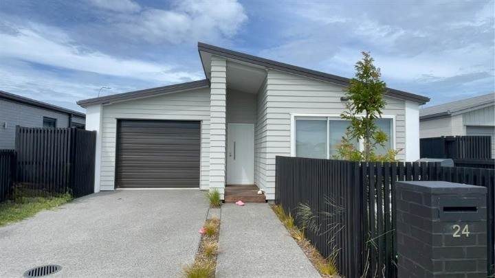 24 Empire Crescent, Papamoa - Carousel 1