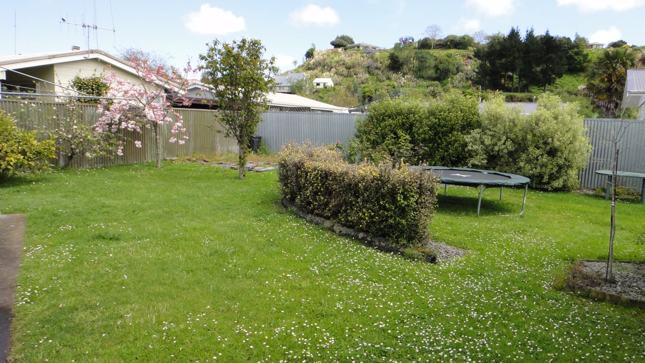 6 Fraser Place, Aramoho, Whanganui - Carousel 2