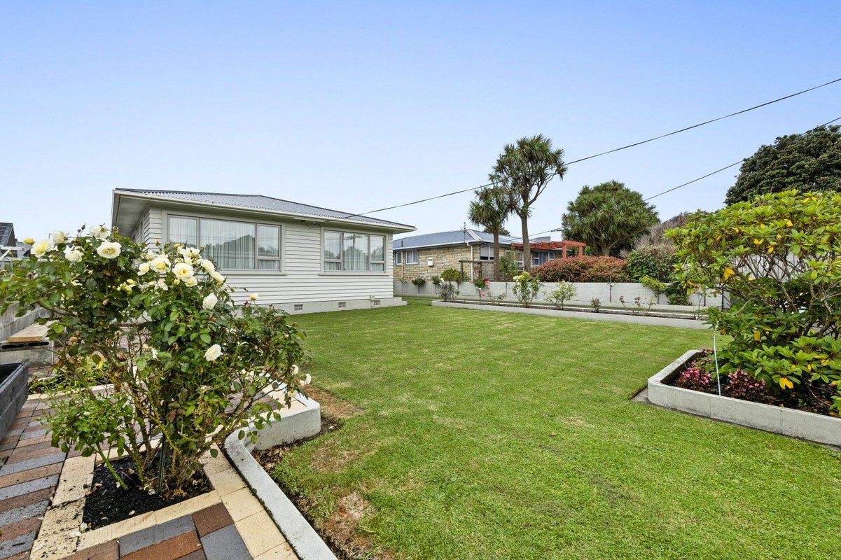 122 Ngamotu Road, Spotswood, New Plymouth - Carousel 1