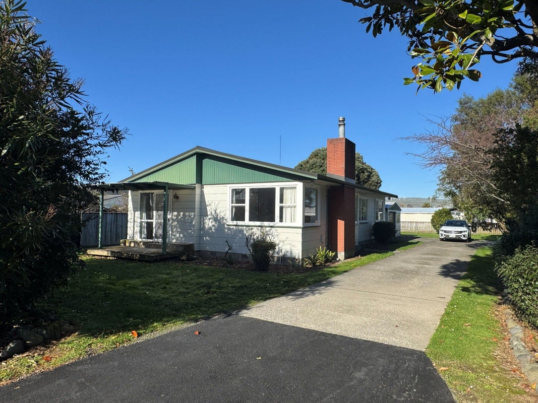 136 Stanford Street North, Ashhurst - Carousel 1