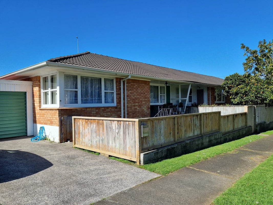 3/41 Owairaka Avenue, Owairaka, Auckland - Carousel 1