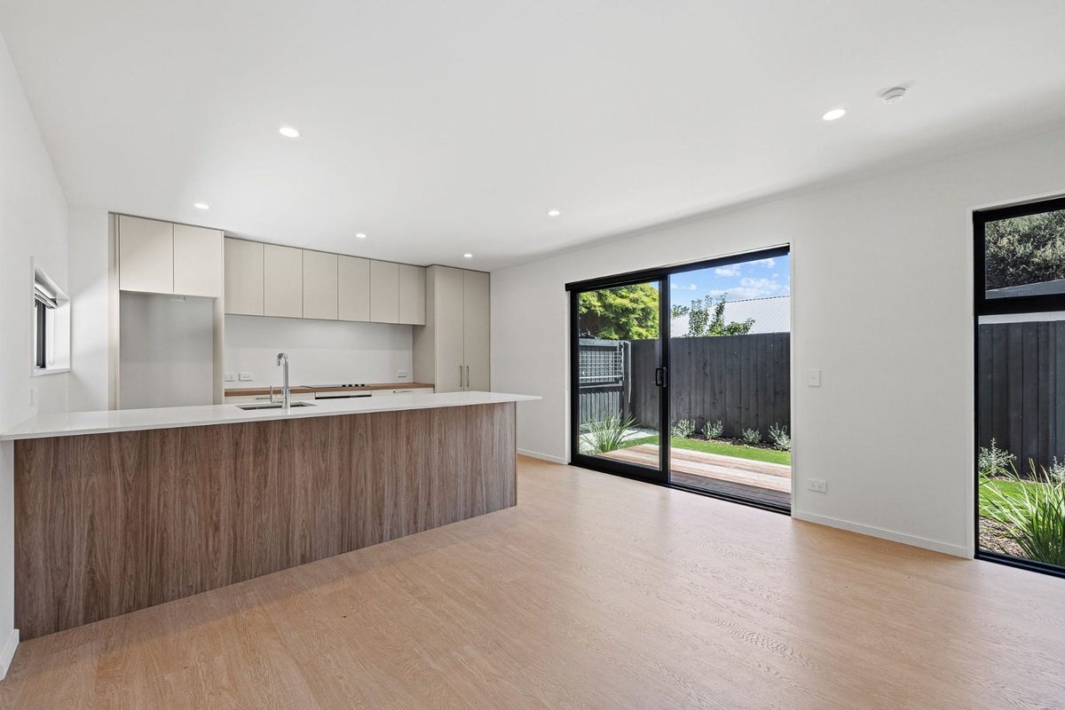 2/24 Southey Street, Sydenham, Christchurch - Carousel 1