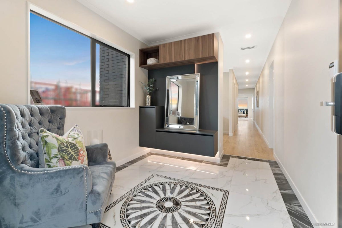 15 Rathmines Road, Flat Bush, Auckland - Carousel 2