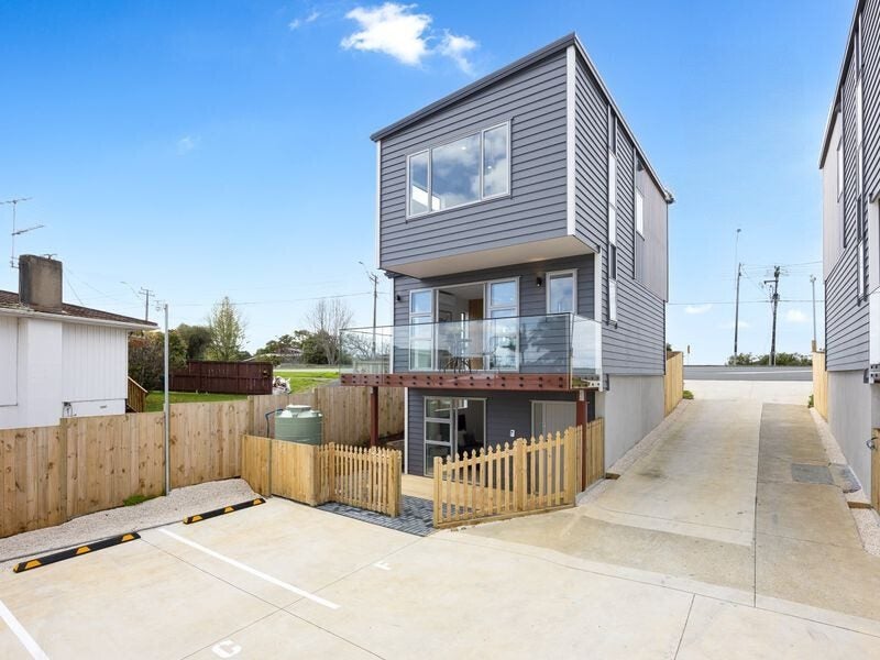 298F Sunset Road, Windsor Park, Auckland - Carousel 1