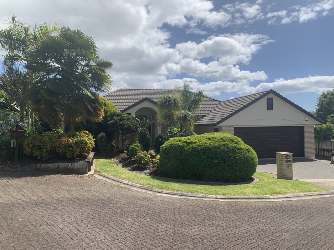 4 Glamis Grove, Bethlehem, Tauranga - Carousel 1