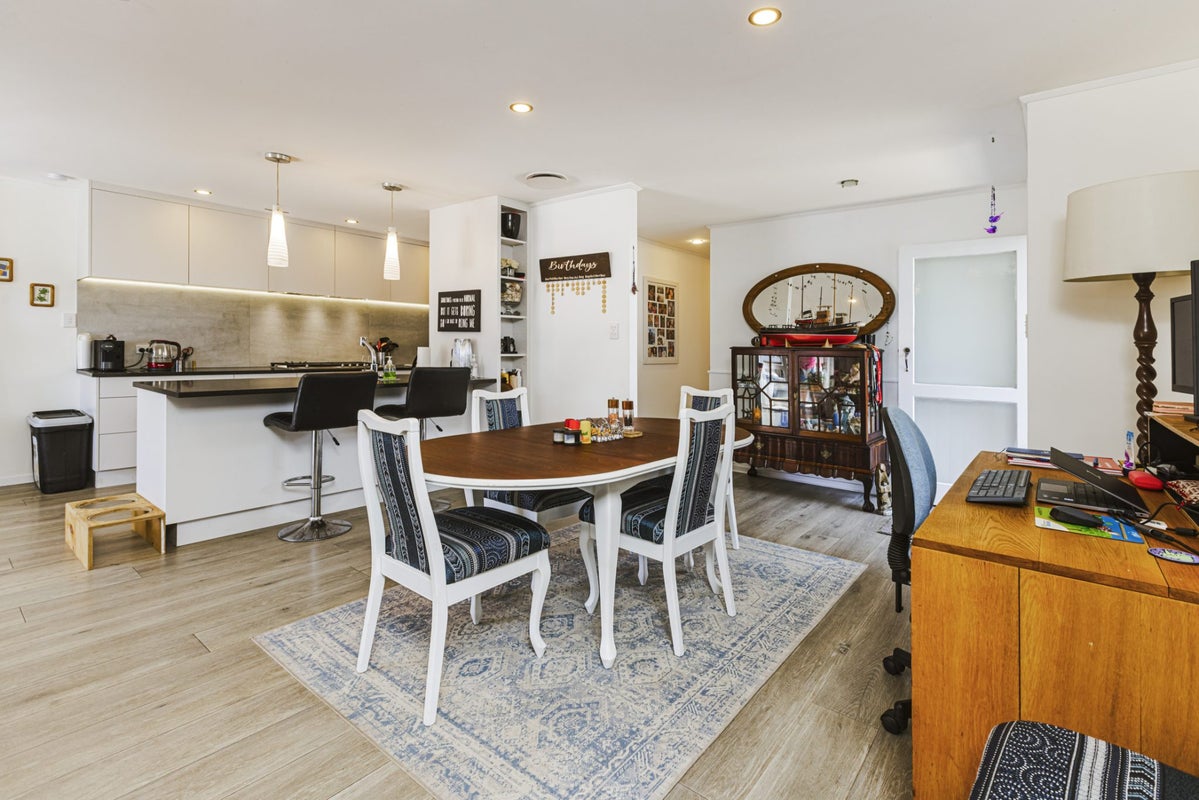 4 Standish Place, Bayview, Auckland - Carousel 2