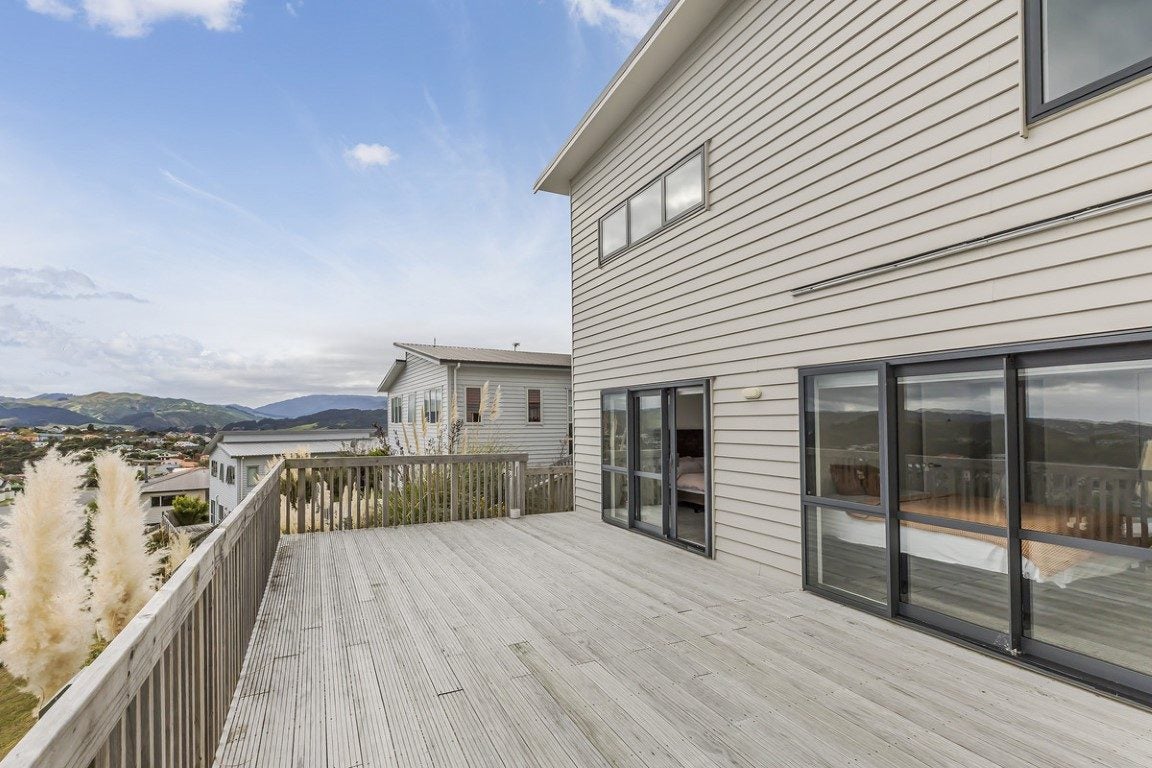 10A Polestar Lane, Whitby, Porirua - Carousel 2