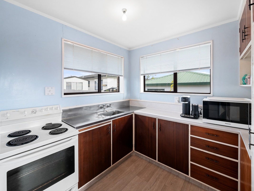 16B Kent Street, Gate Pa, Tauranga - Carousel 2