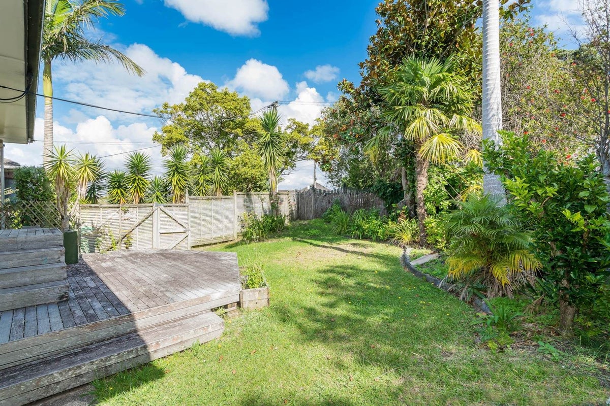 97 East Coast Road, Castor Bay, Auckland - Carousel 14