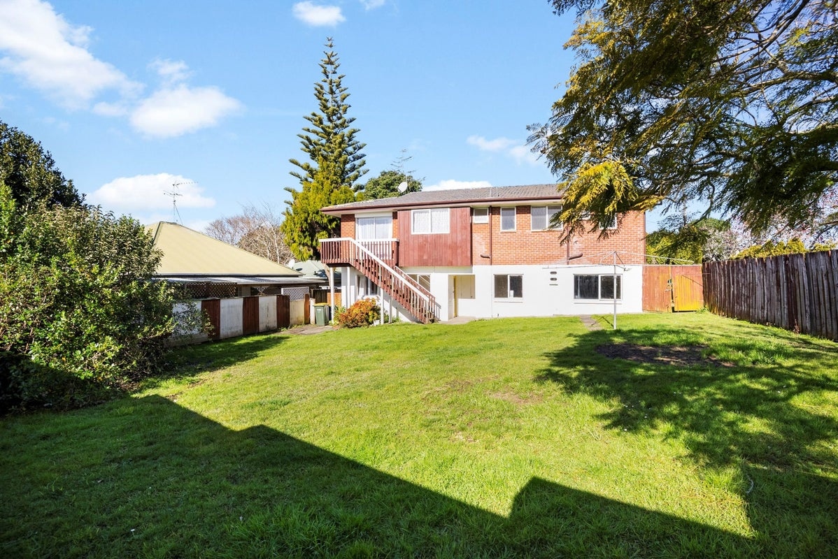 272 Royal Road, Massey, Auckland - Carousel 27