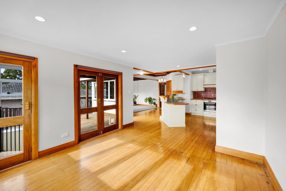 27 Bonithon Avenue, Moturoa, New Plymouth - Carousel 2