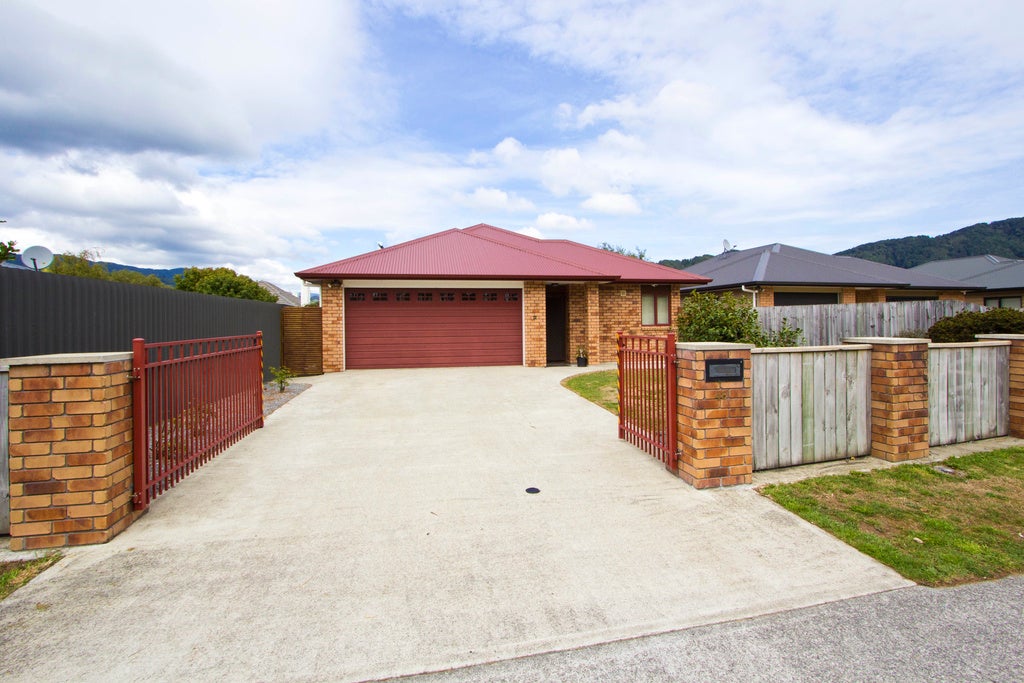 48 The Strand, Wainuiomata, Lower Hutt - Carousel 2