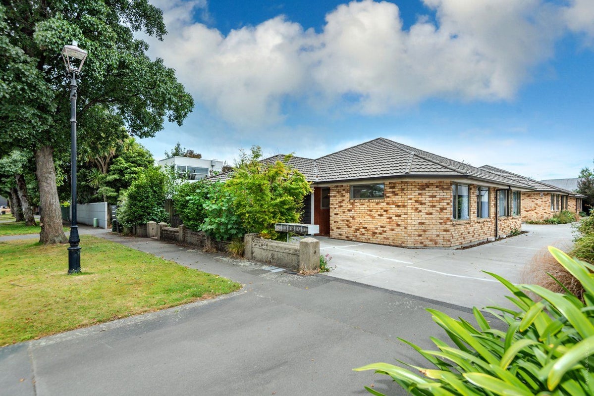 16A Defoe Place, Waltham, Christchurch - Carousel 2