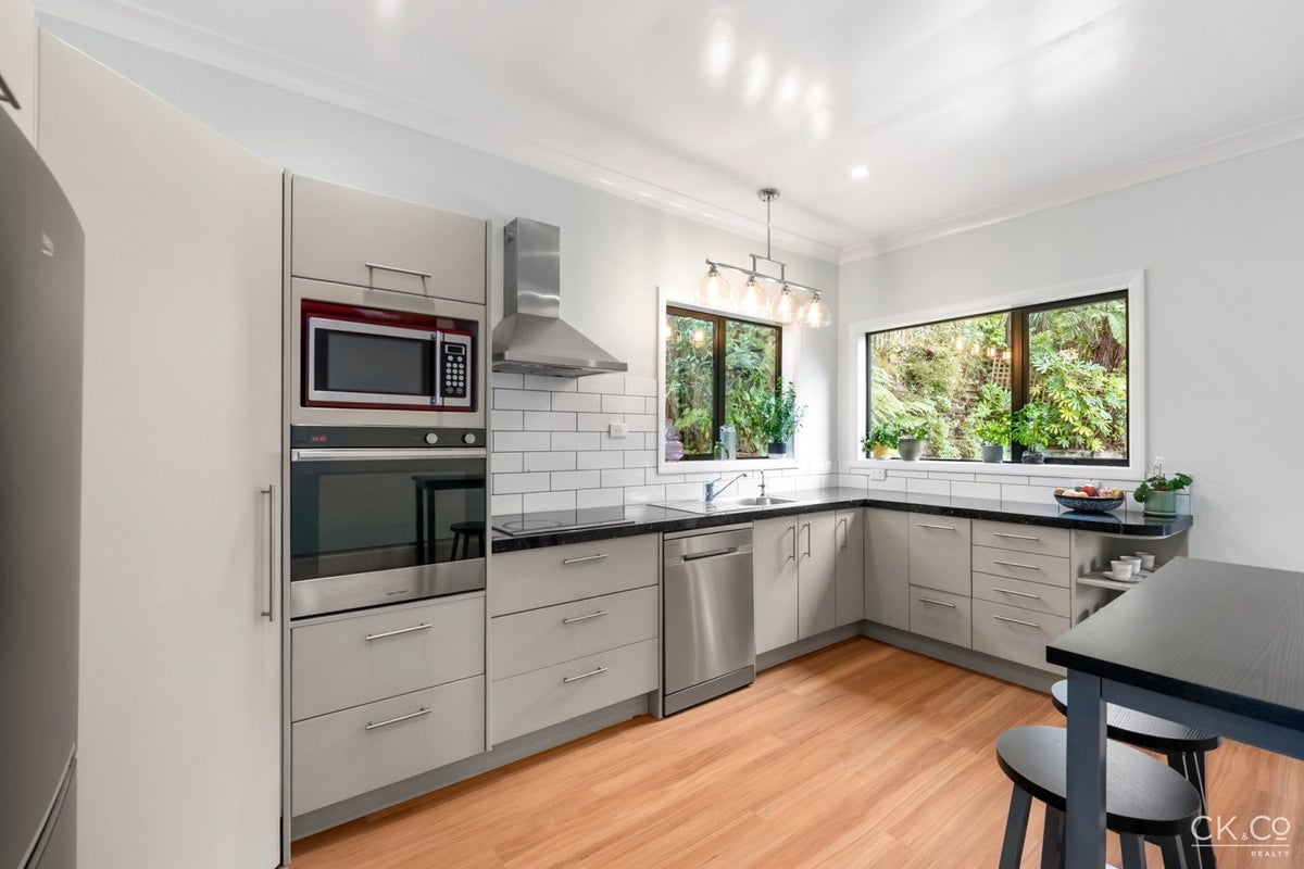 24 Miromiro Road, Normandale, Lower Hutt, Wellington - Carousel 2